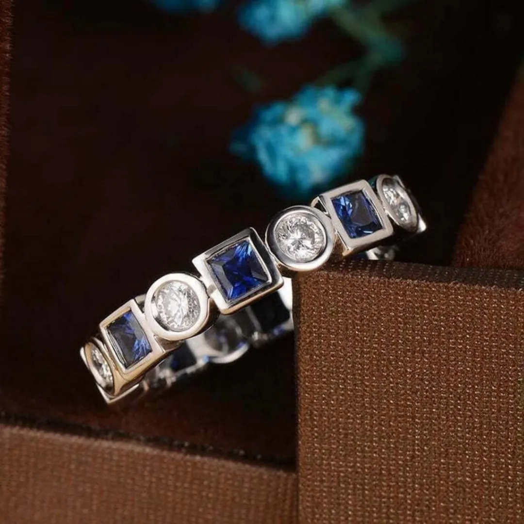 /public/photos/live/Square Princess & Round Moissanite Wedding Band  476 (1).webp